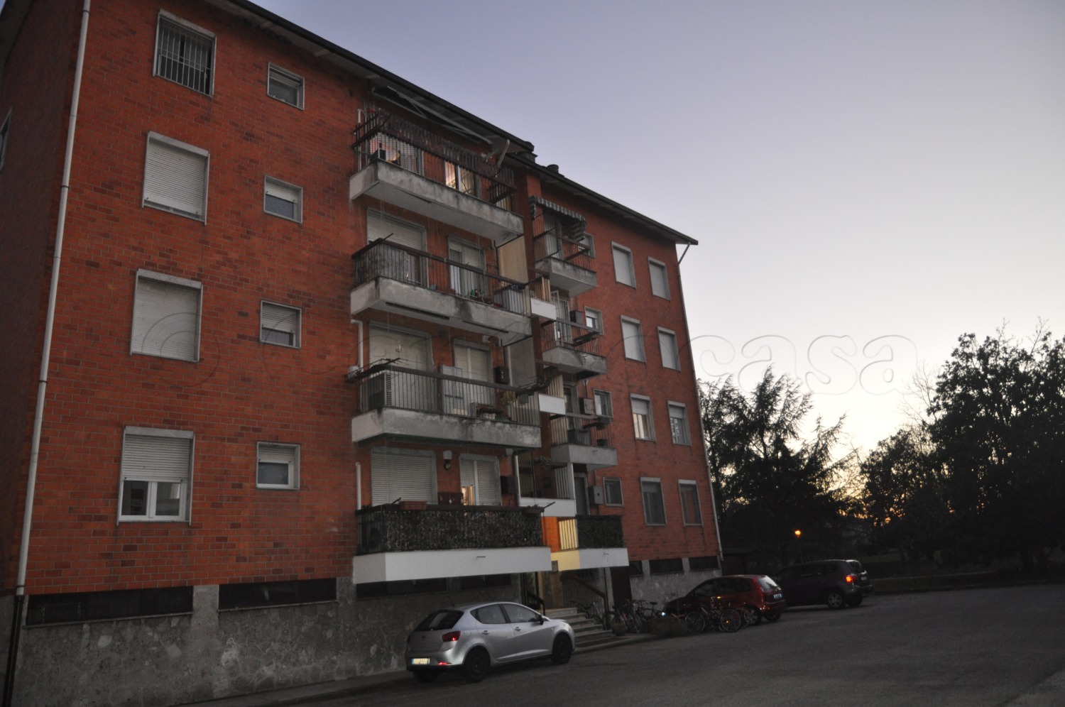 MAGENTA: 2 LOCALI TERMOAUTONOMO € 79.000