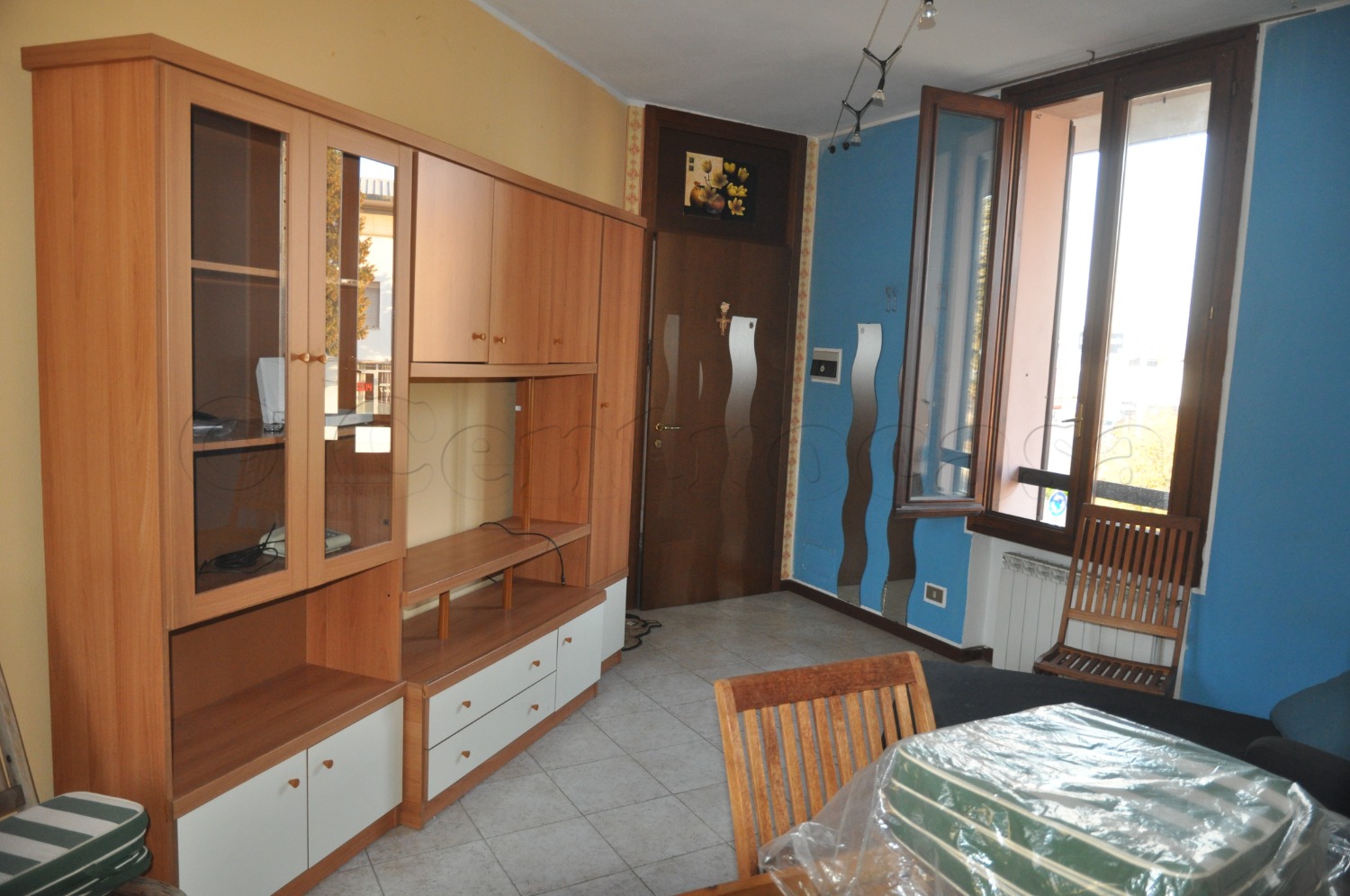 CORBETTA: 2 LOCALI ARREDATO € 600