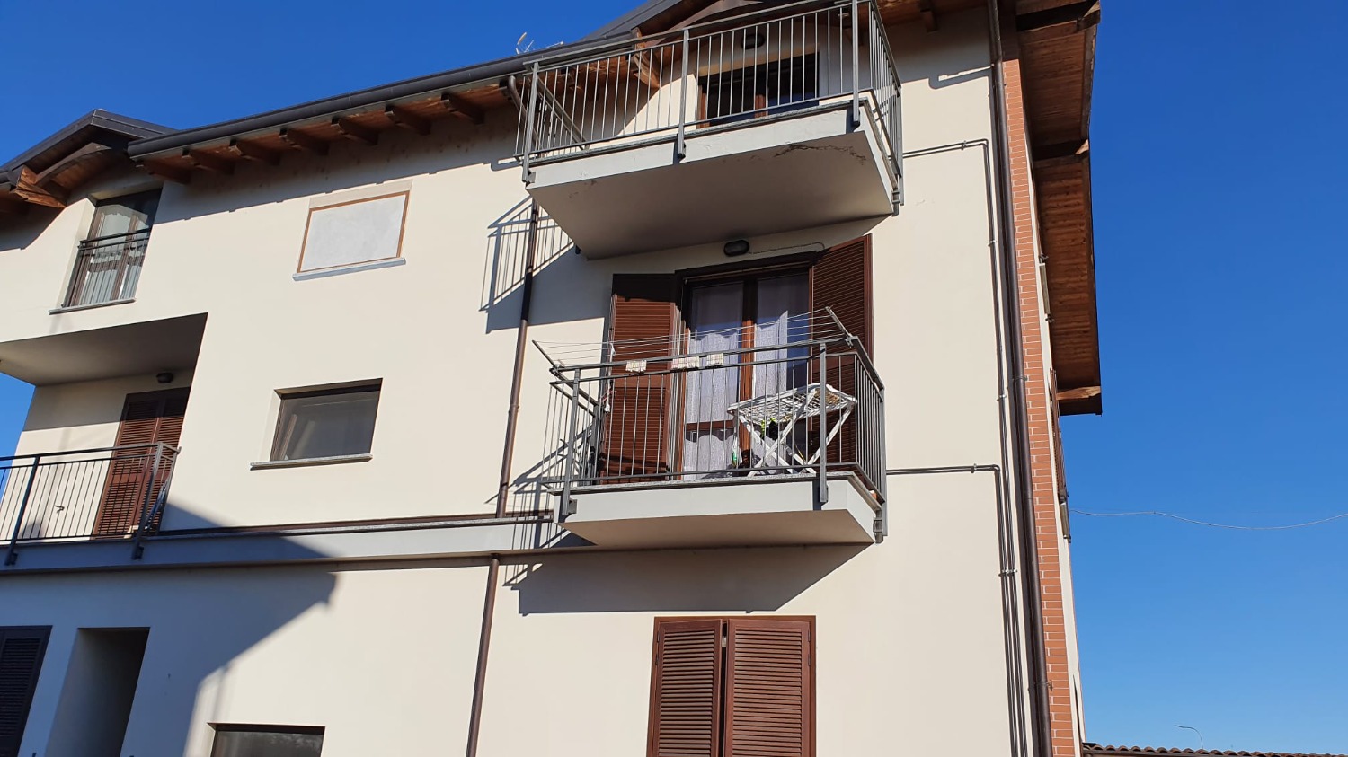 CAMERI: BILOCALE CON GIARDINO E BOX €500