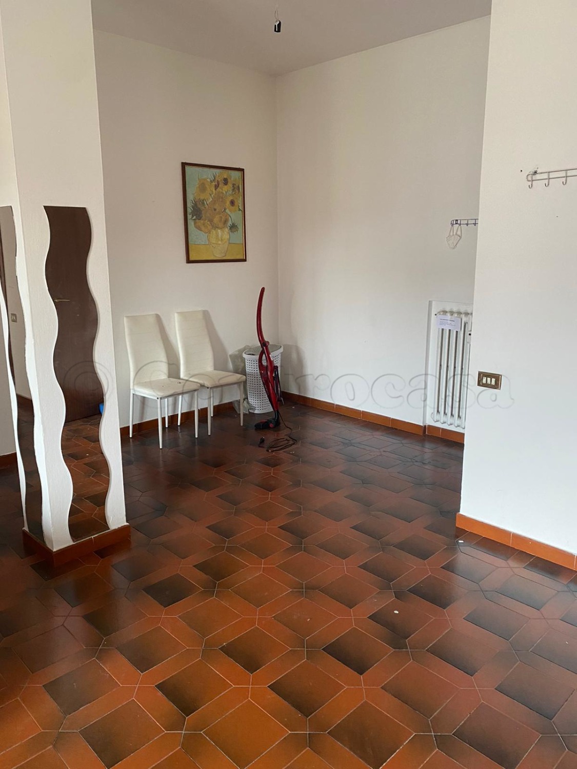 CORBETTA: 3 LOCALI ALL'ULTIMO PIANO + BOX € 125.000