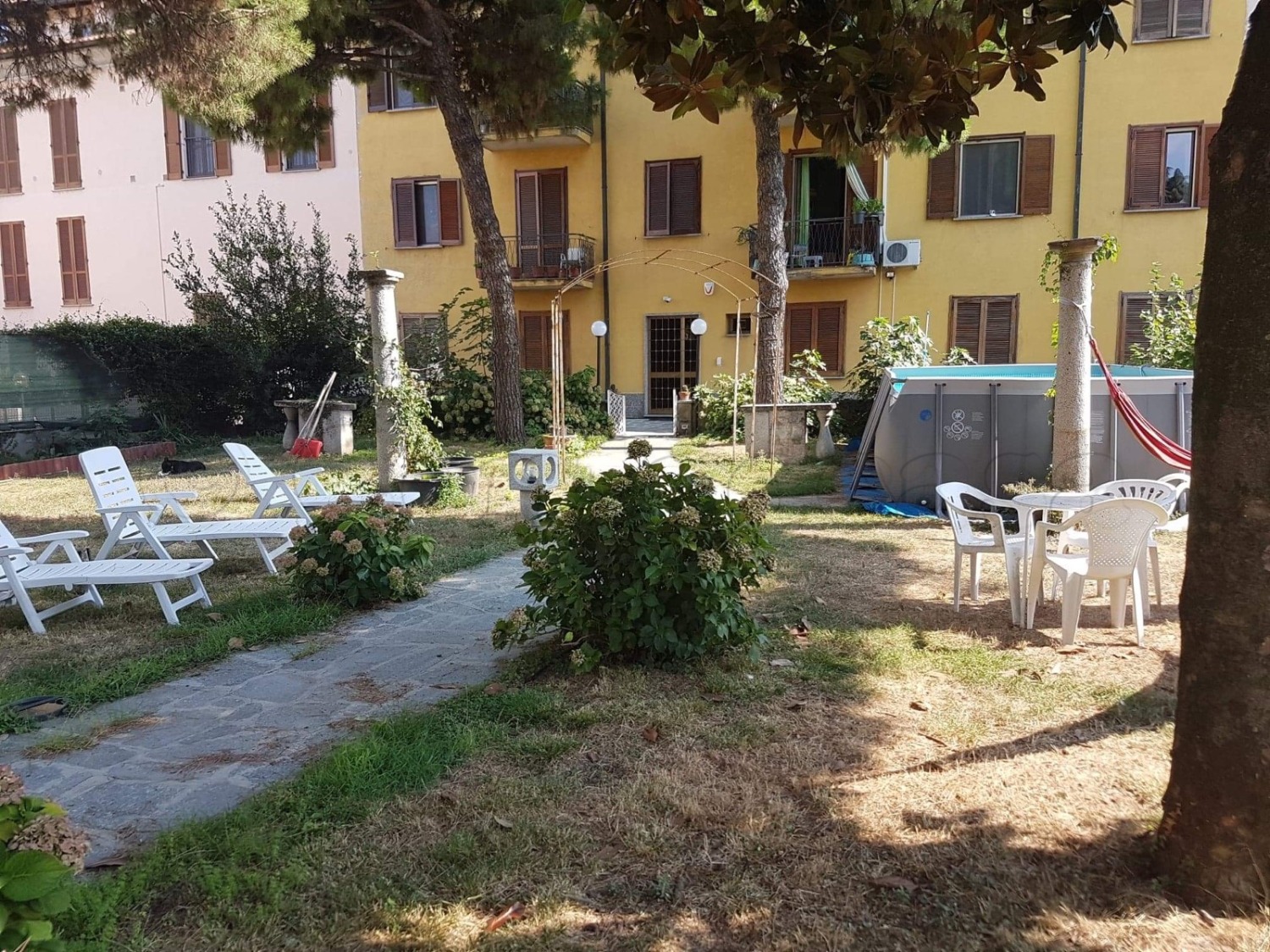 MARCALLO: 2 APPARTAMENTI CON GIARDINO PRIVATO € 415.000