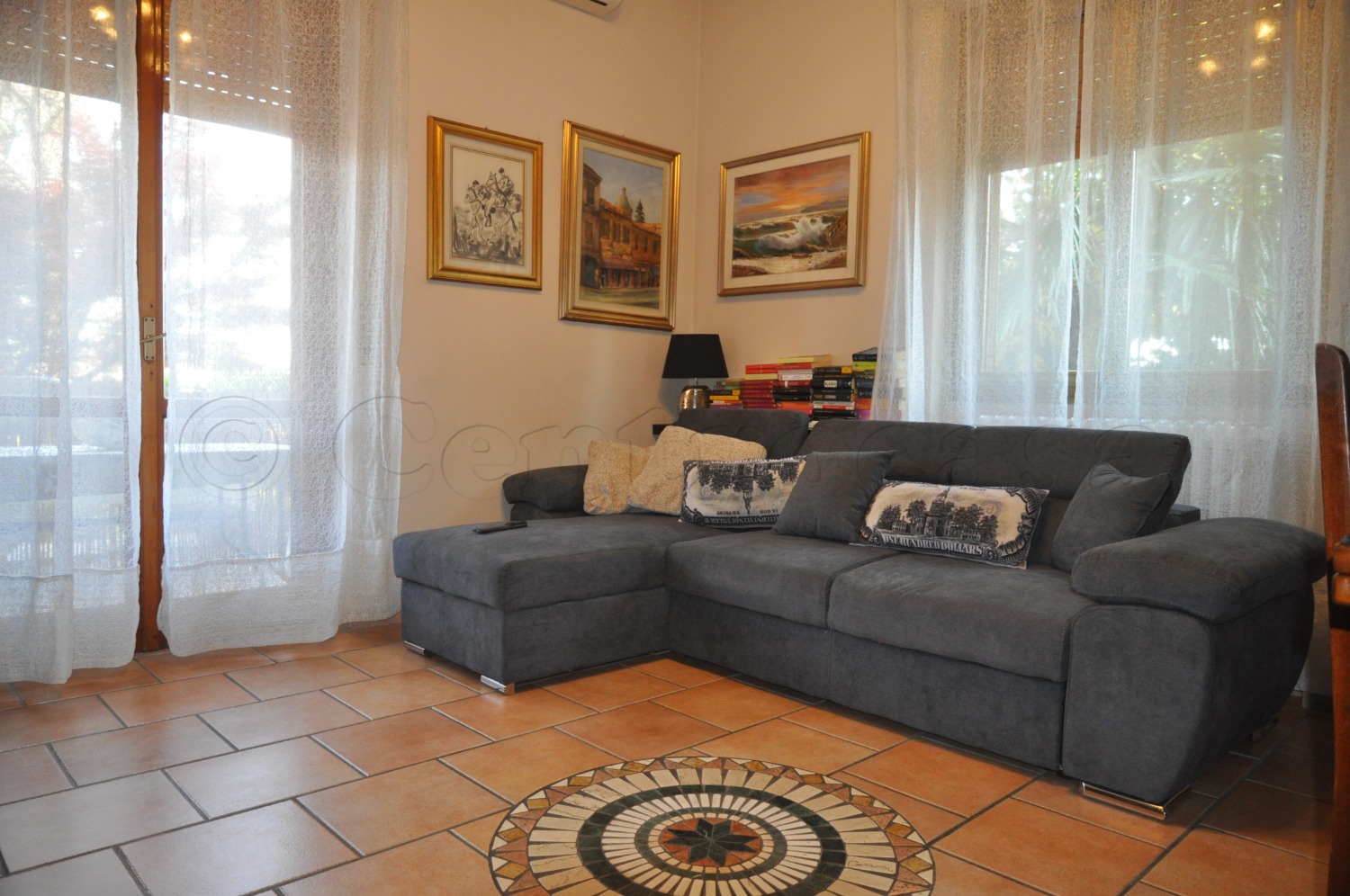 MAGENTA: 3 LOCALI + BOX IN MINIPALAZZINA € 125.000