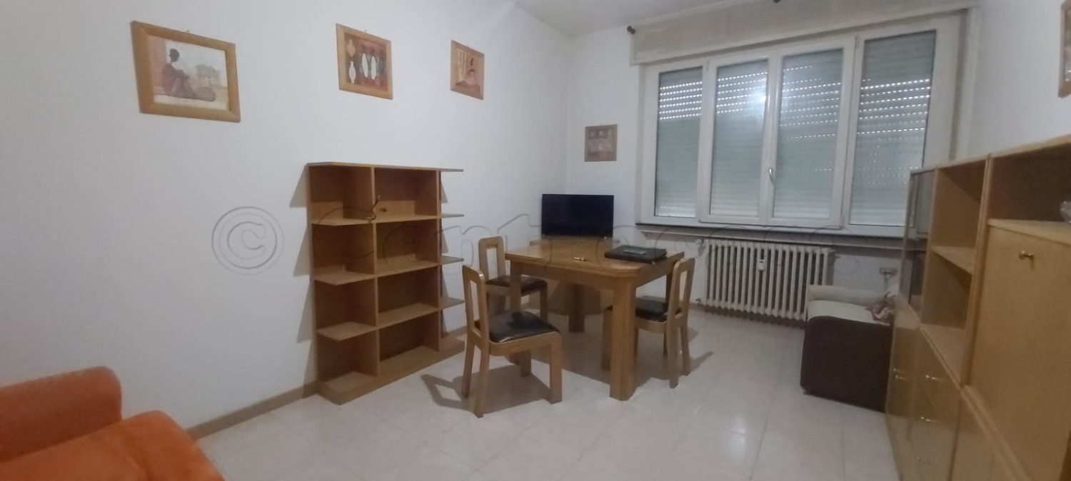 Rif. A 162 MAGENTA - MONOLOCALE ARREDATO € 400