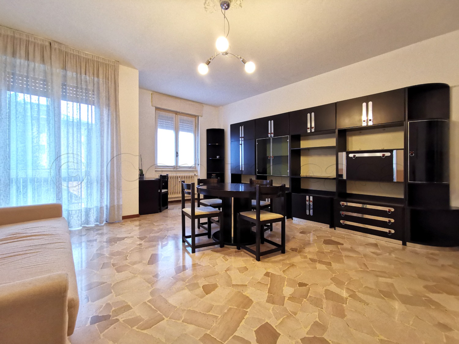 MAGENTA AD.ZE OSPEDALE: 2 LOCALI ARREDATO € 450