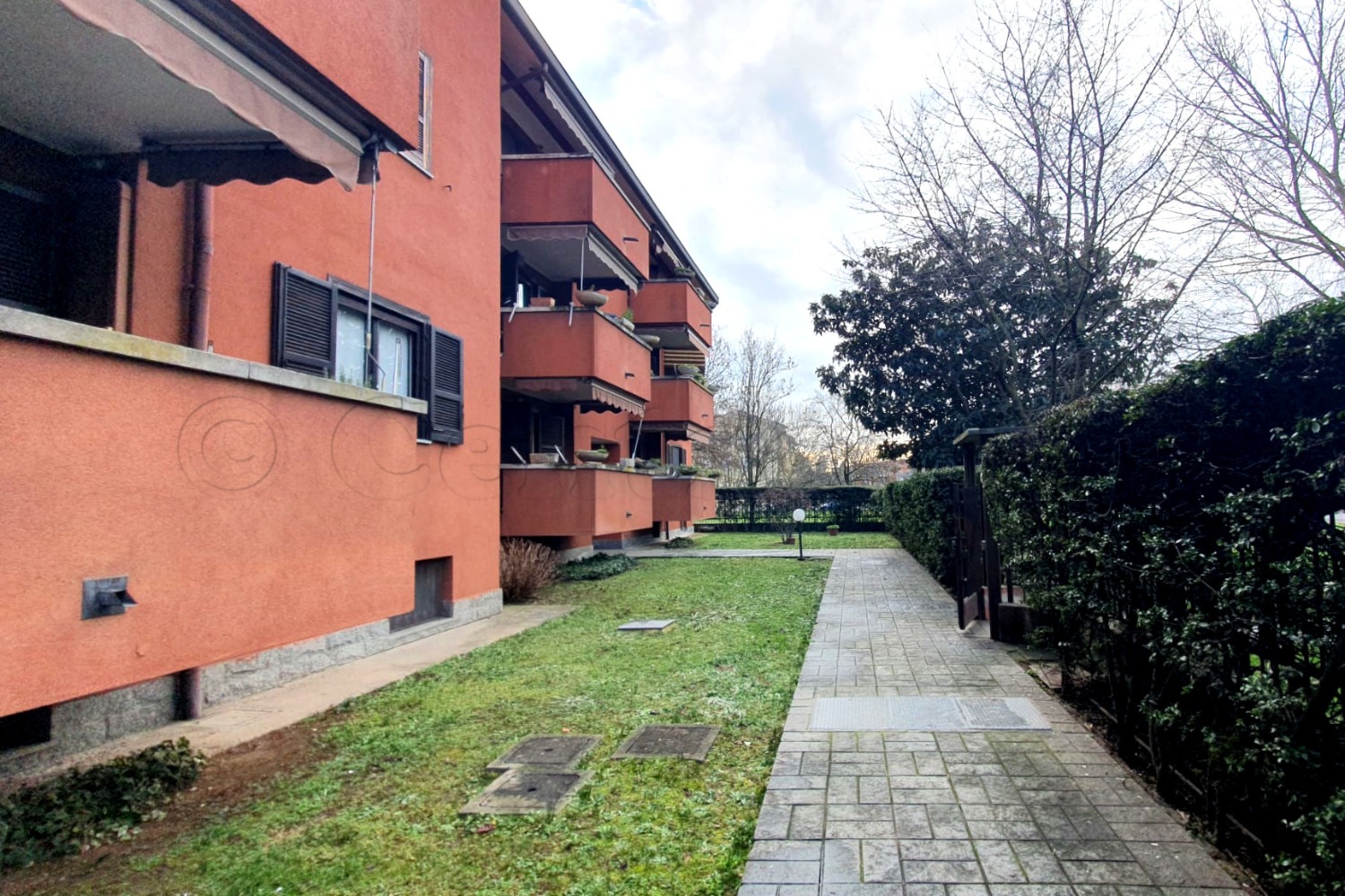 MAGENTA: 3 LOCALI CON TERRAZZO + BOX  € 139.000