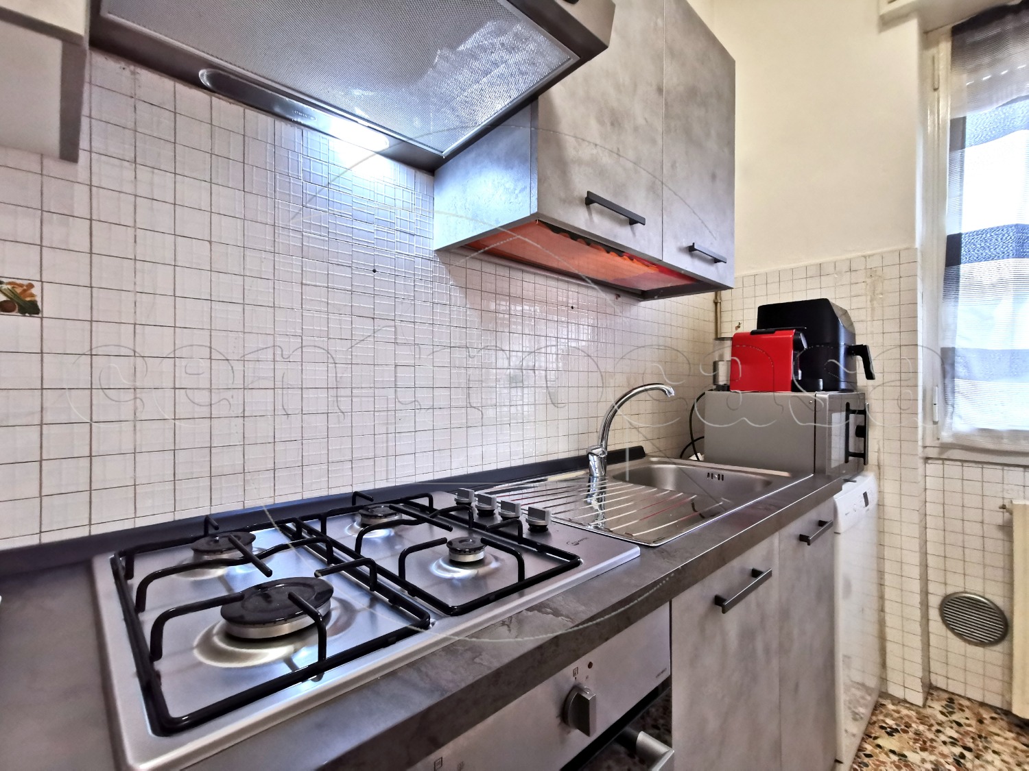 MAGENTA: AMPIO 2 LOCALI + CANTINA € 79.000