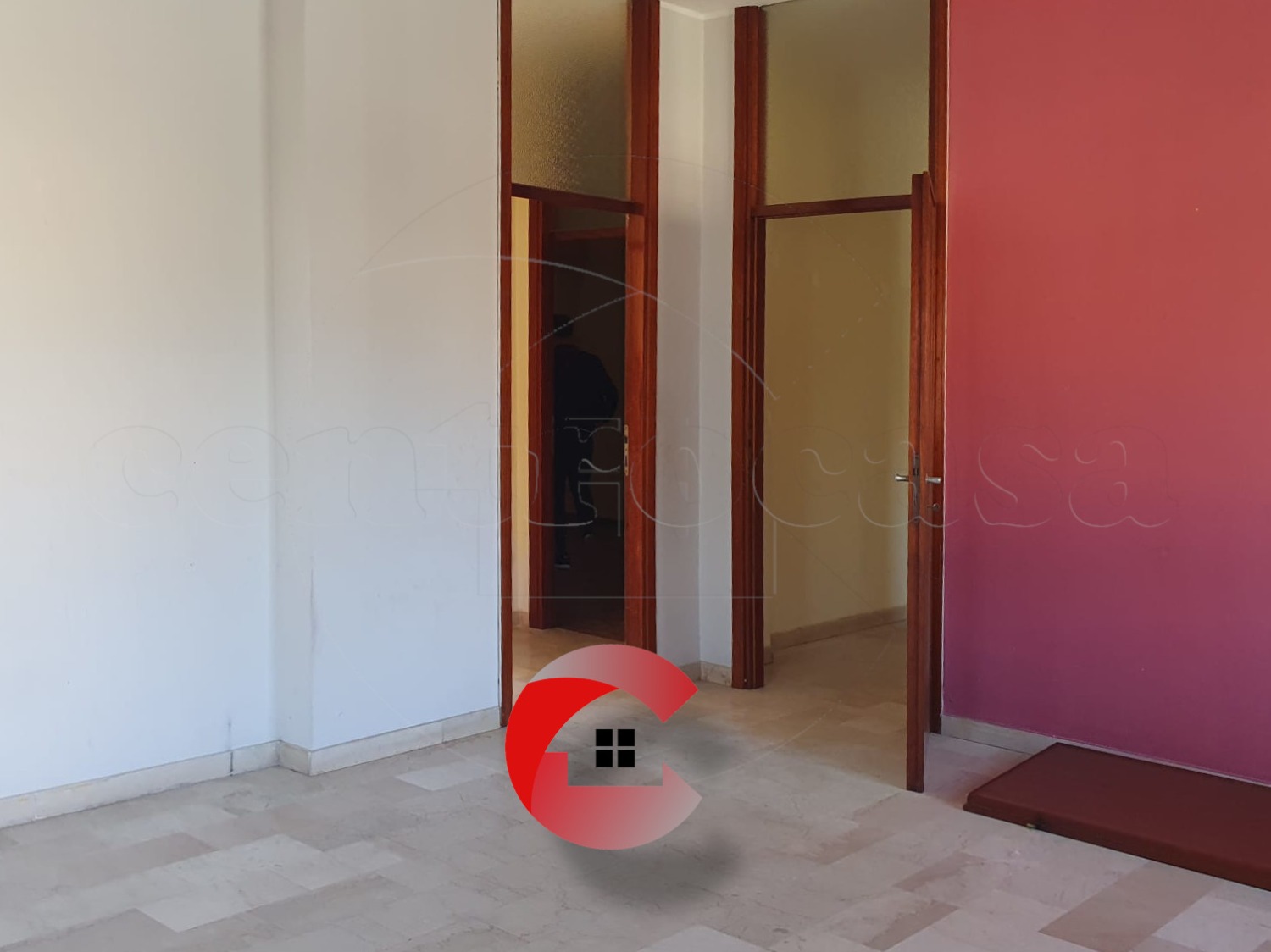 MAGENTA: 3 LOCALI + BOX DOPPIO  € 625