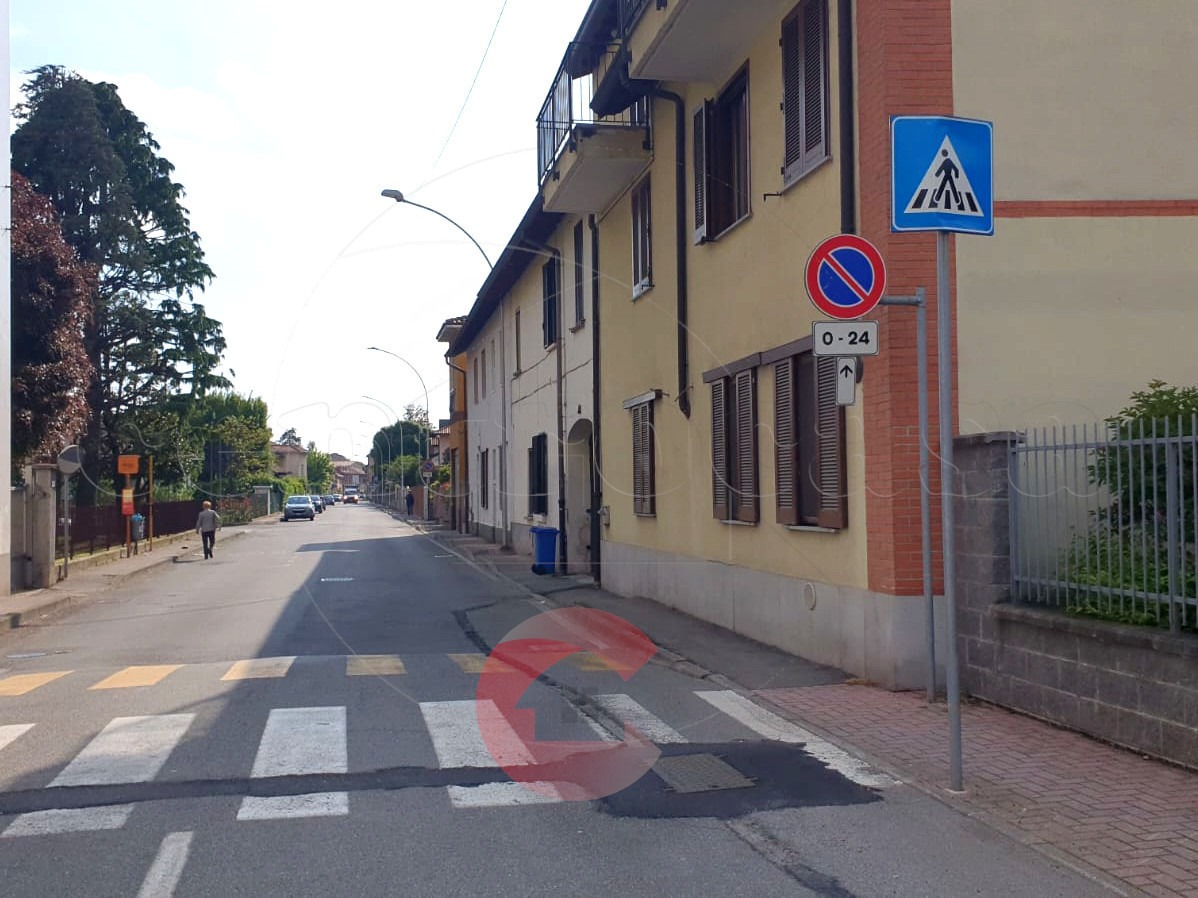 BAREGGIO: IN CORTE BILOCALE + BOX € 89.000