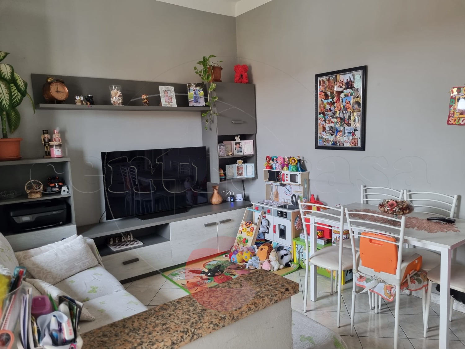 CORNAREDO:  BILOCALE IN CORTE ARREDATO € 79.000