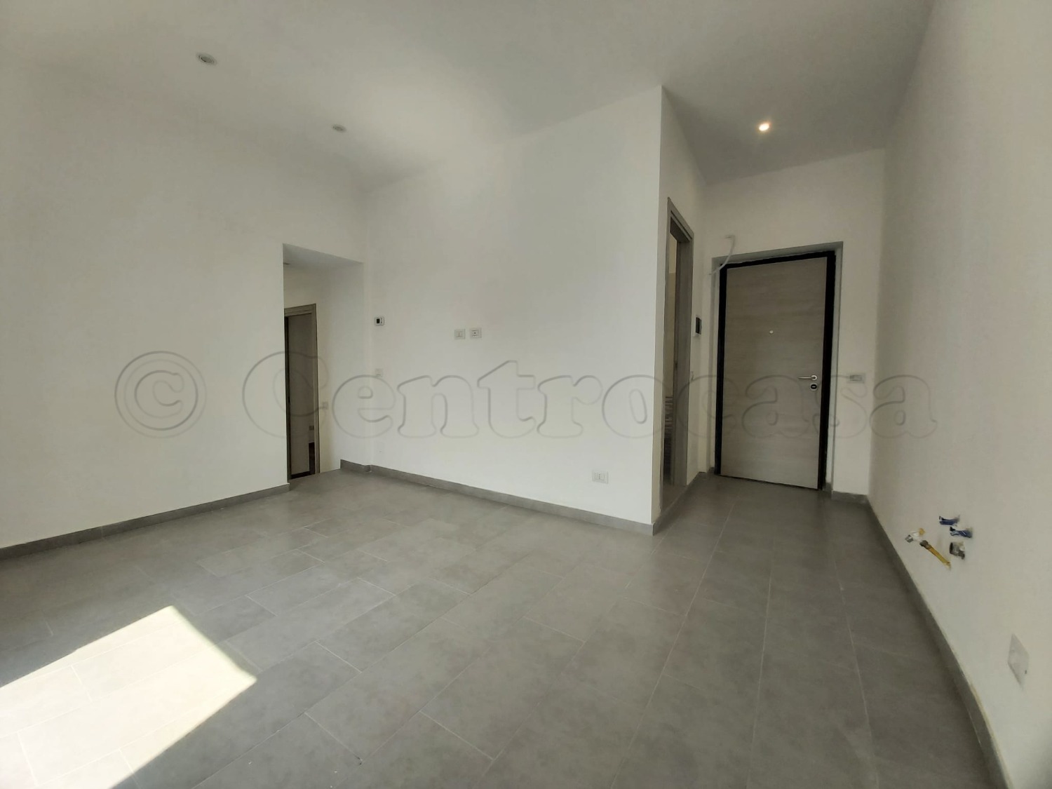 MAGENTA: TRILOCALE RISTRTTURATO € 600