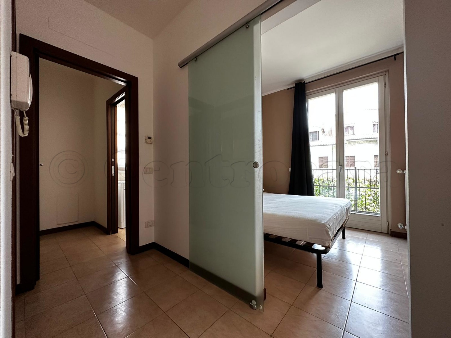 SANTO STEFANO TICINO: 2 LOCALI ARREDATO € 450