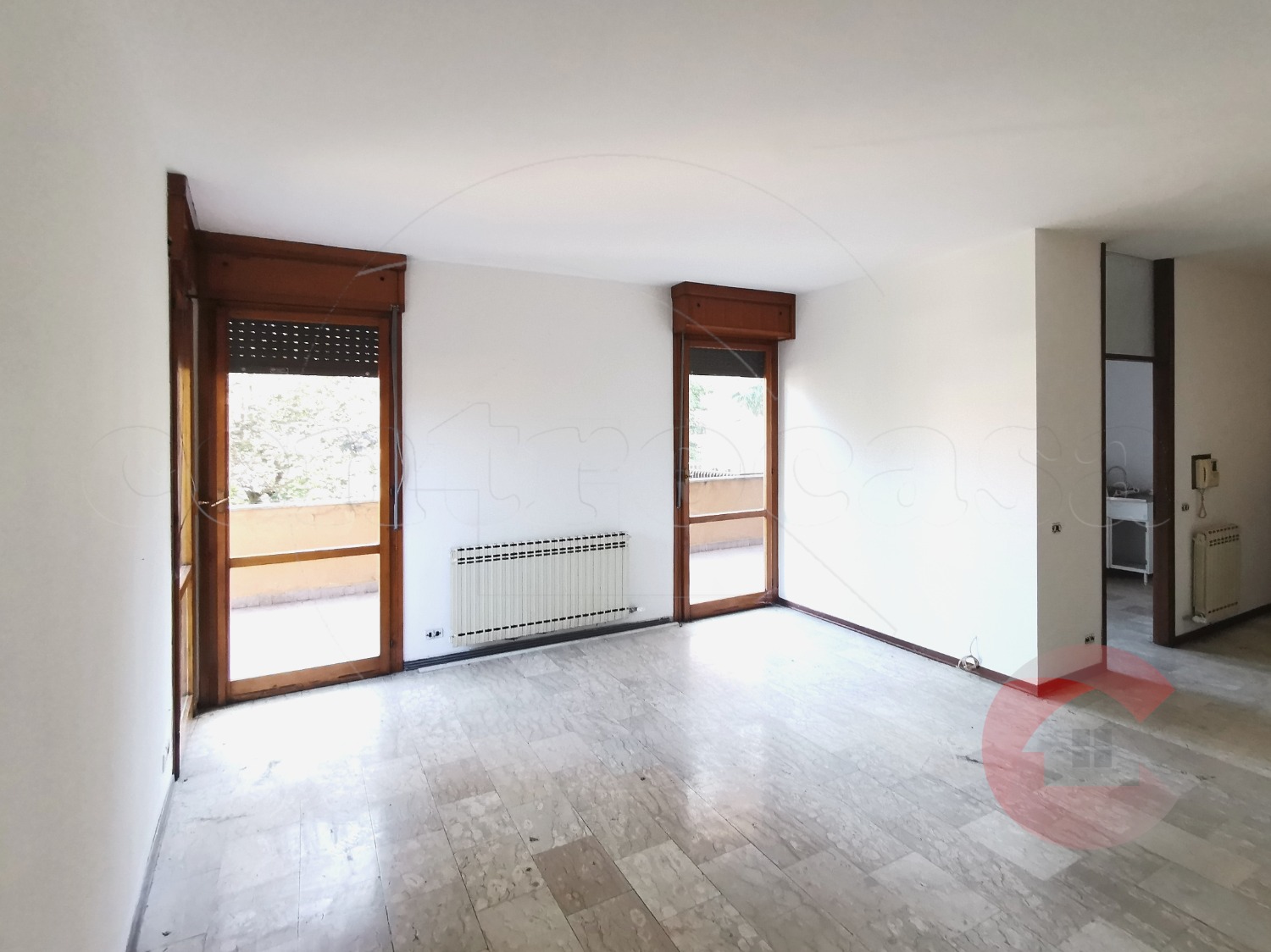 MAGENTA: 3 LOCALI + TERRAZZO E DOPPI SERVIZI € 169.000