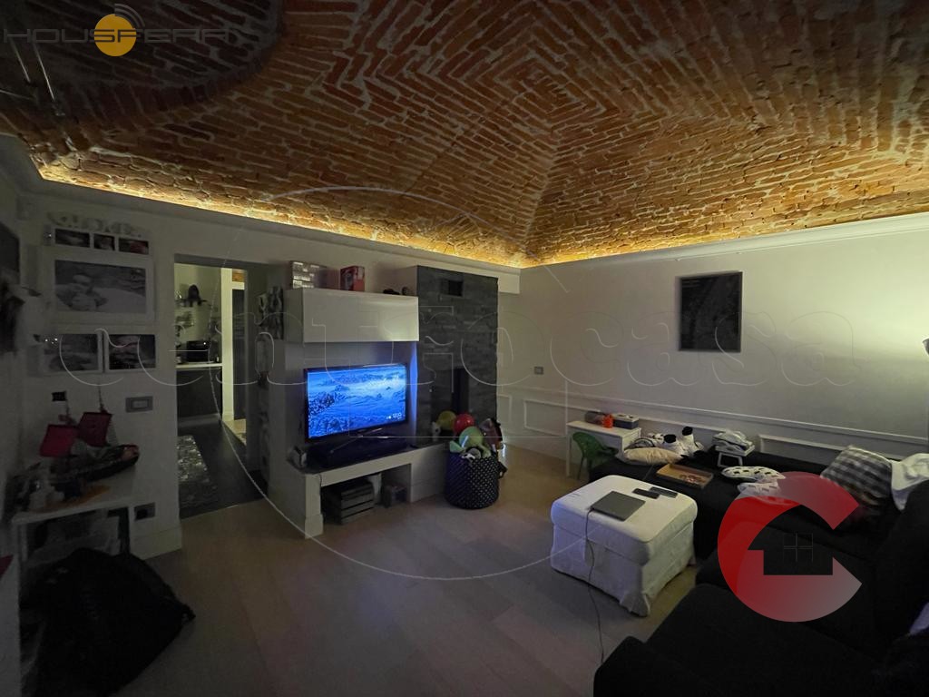  NOVARA: 2 LOCALI € 180.000