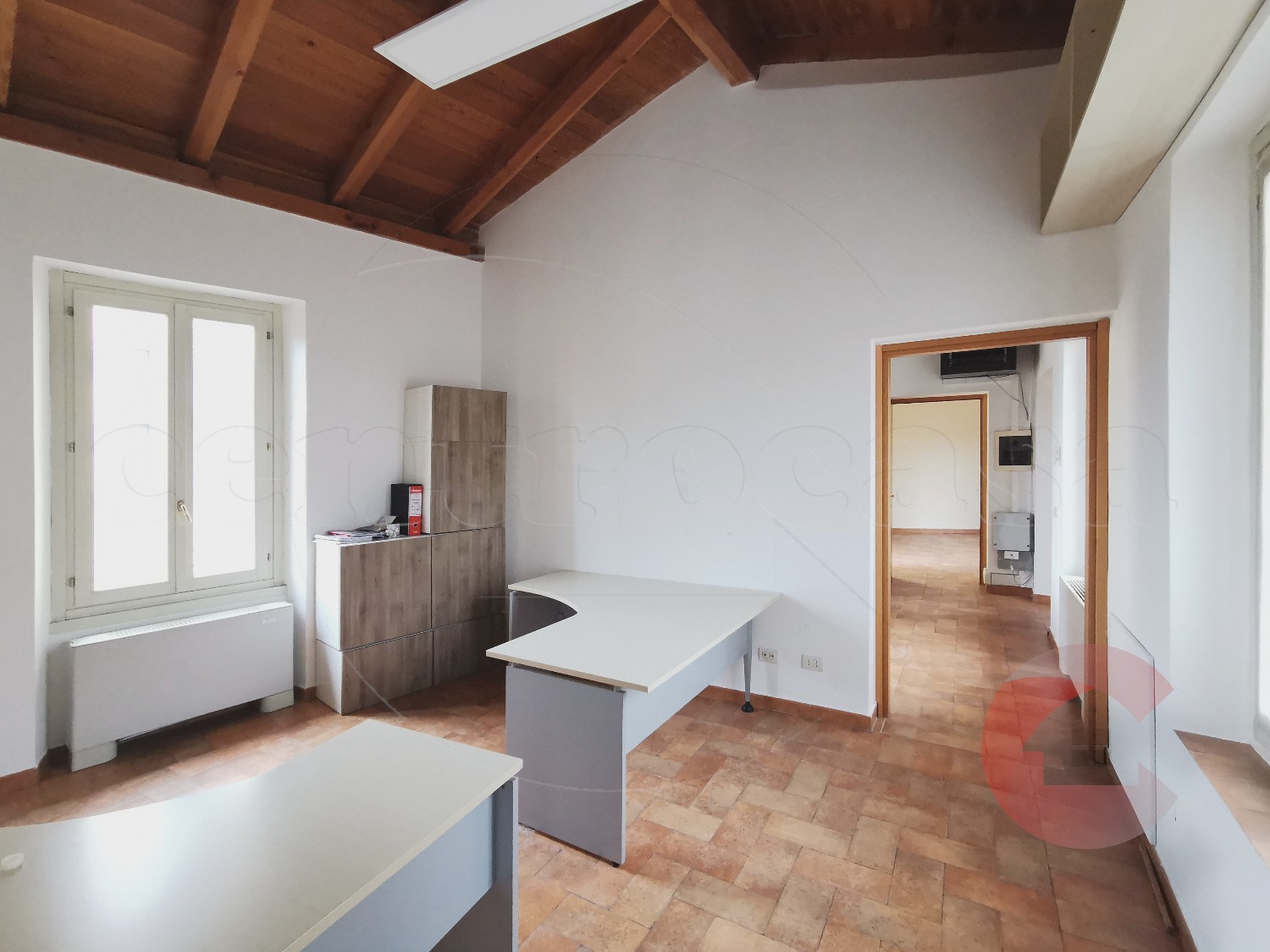 UA204 MAGENTA: UFFICIO 130 mq a € 1.300