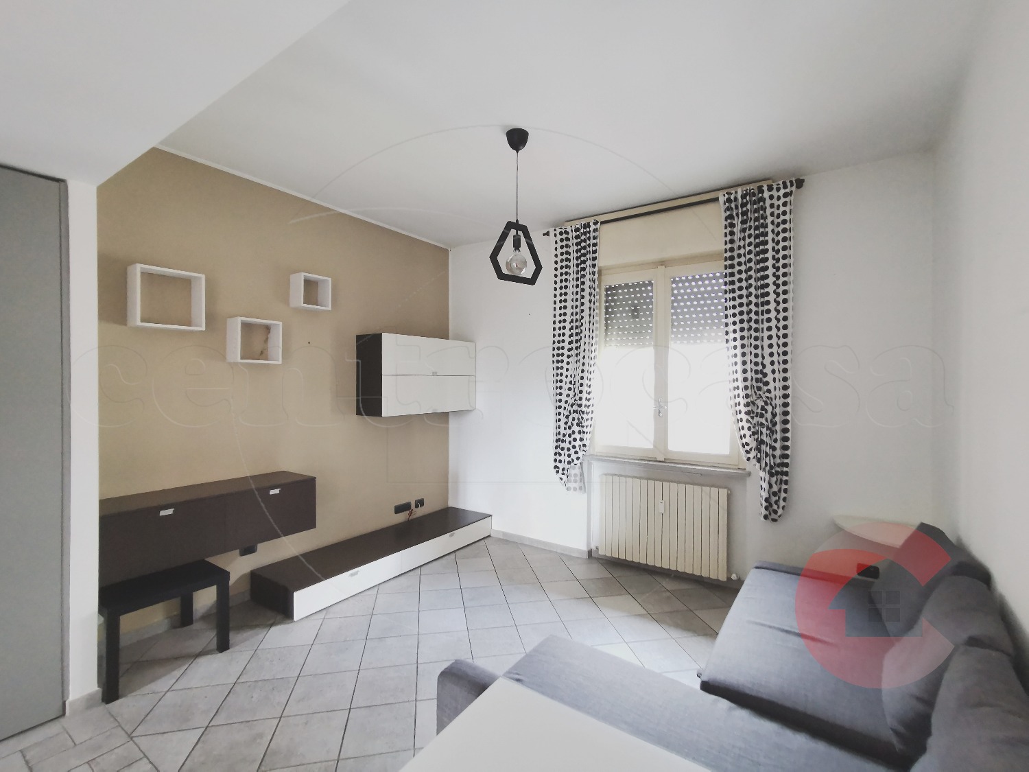 MAGENTA: 2 LOCALI CON BOX DOPPIO € 110.000