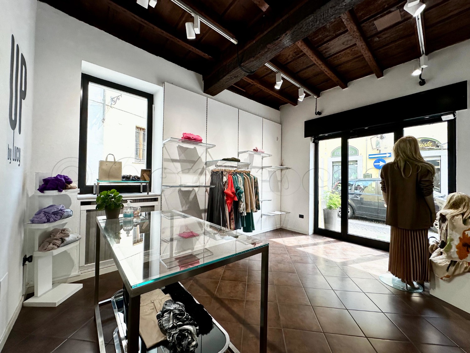 CORBETTA: NEGOZIO IN CENTRO € 700