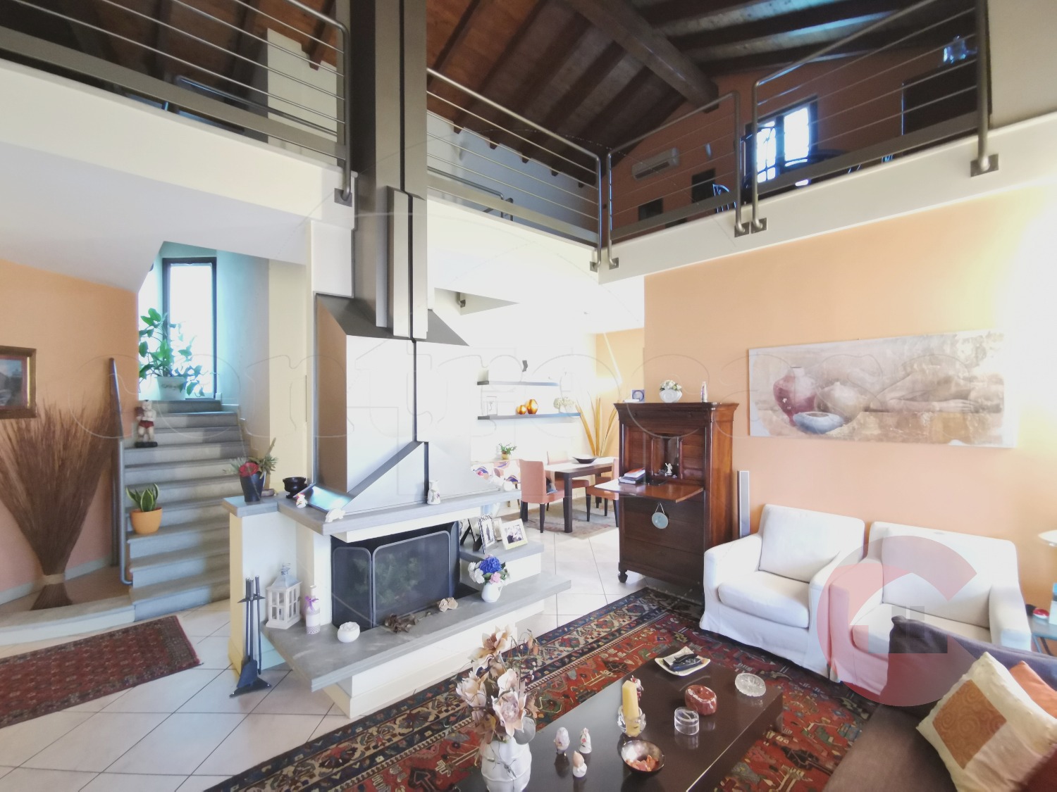 NOVARA: SPLENDIDA VILLA CON GIARDINO € 345.000