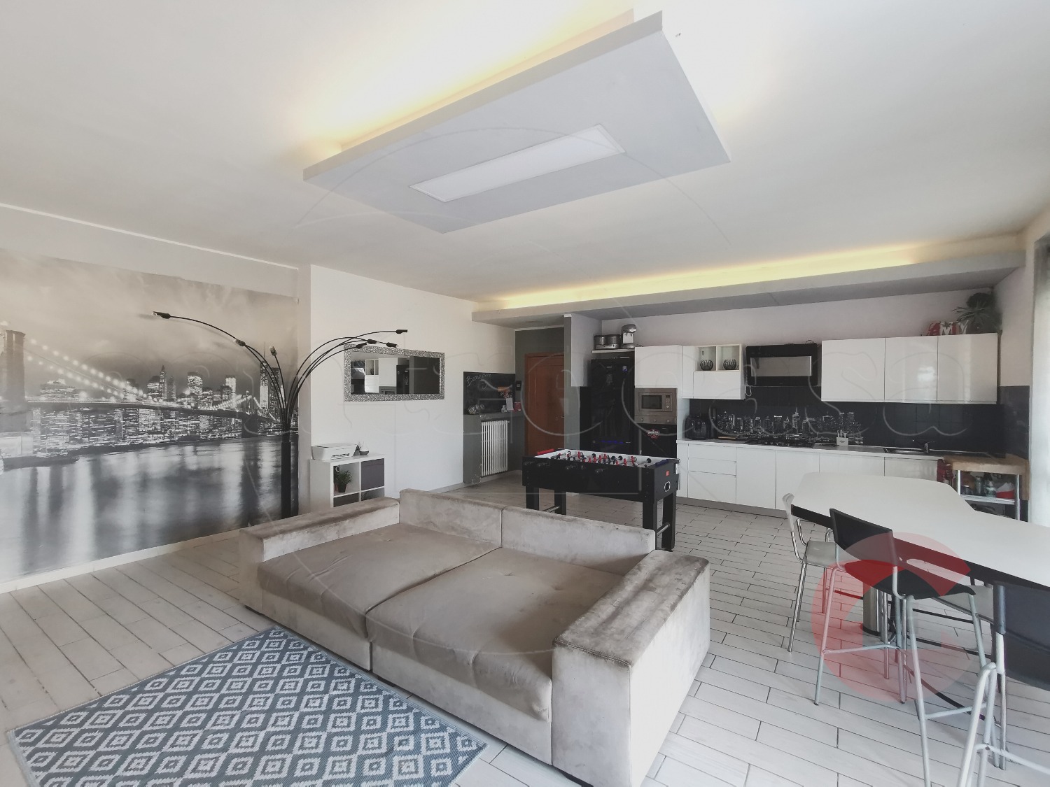 CORBETTA : TRILOCALE CON TERRAZZO E BOX € 189.000