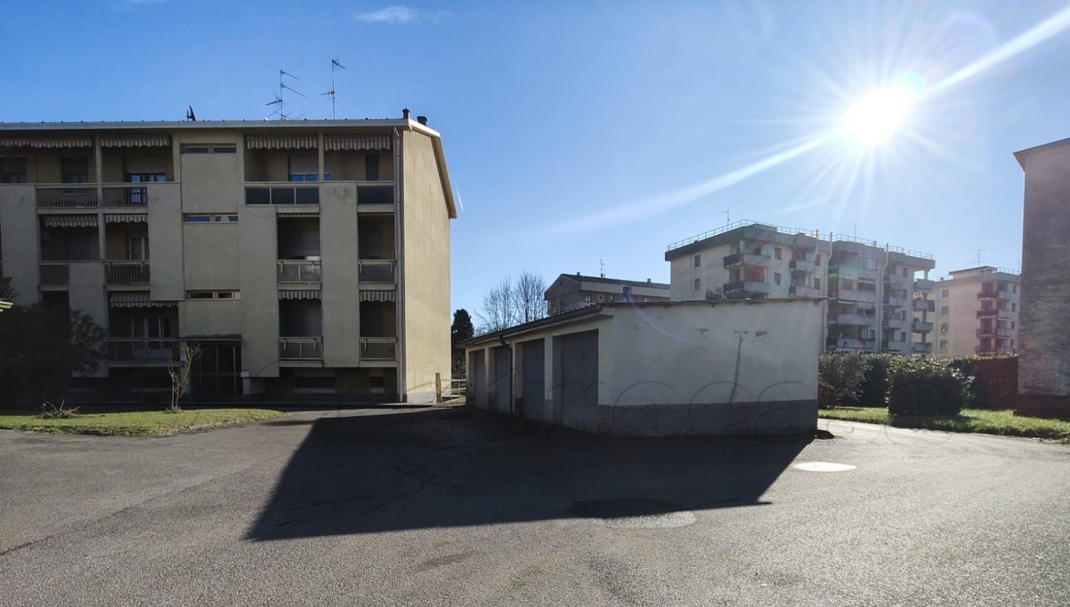 MAGENTA: BOX IN AFFITTO € 65 