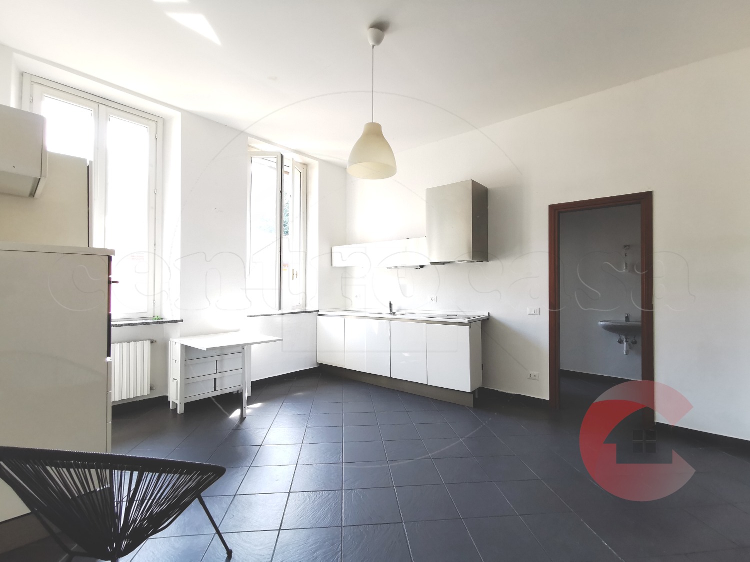 MAGENTA: 2 LOCALI IN CENTRO € 600