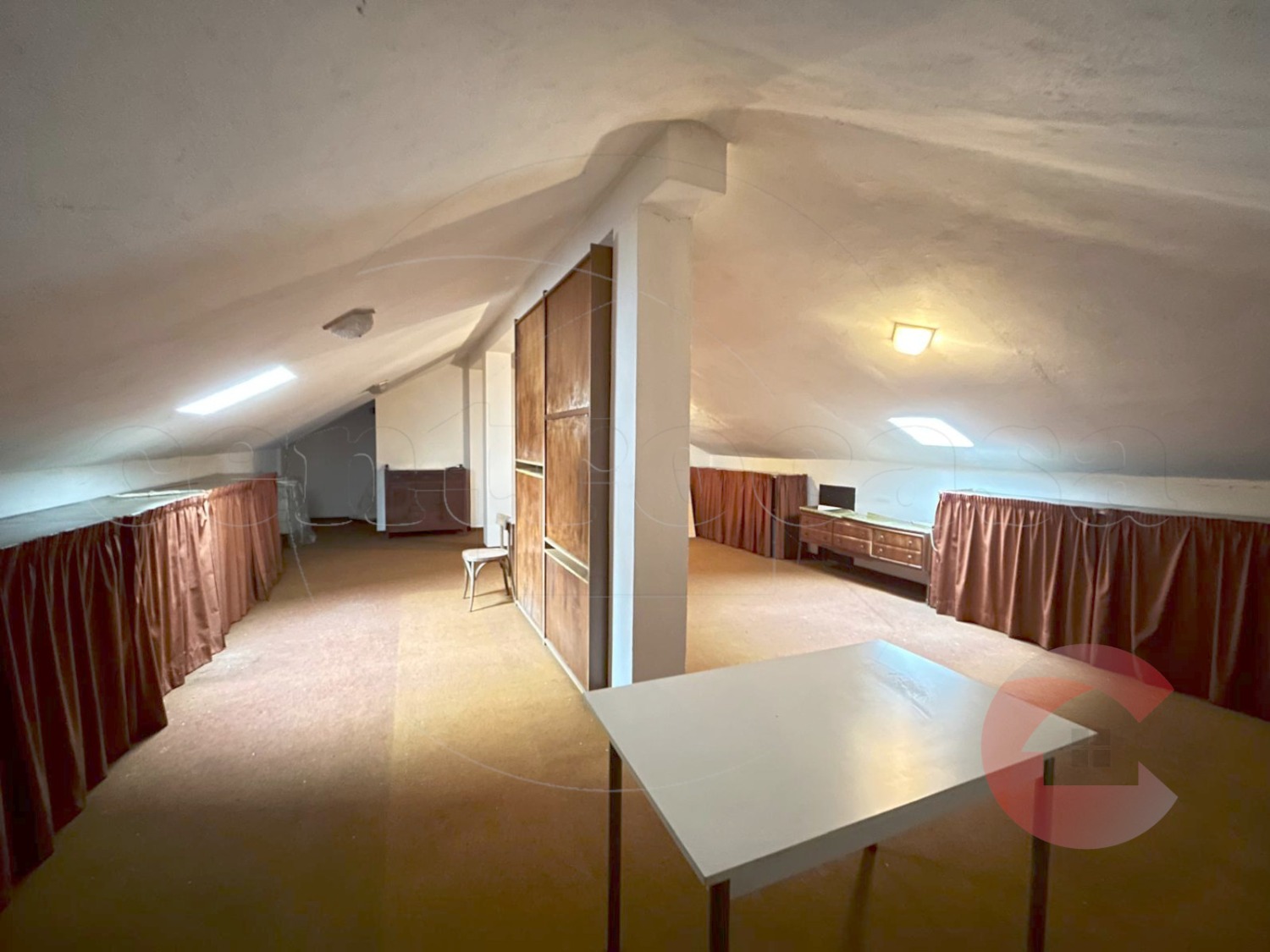 CORBETTA: SOLAIO MANSARDATO € 33.000