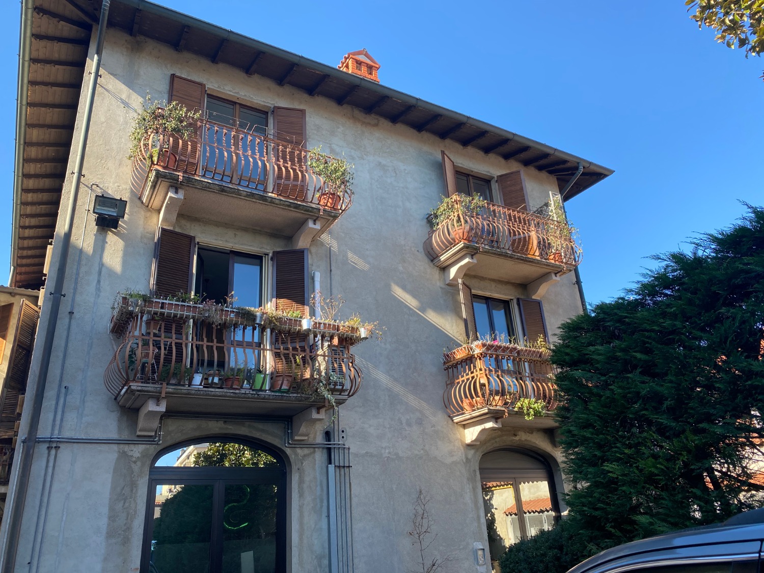 A3198 Magenta: 3 locali + doppi servizi € 500