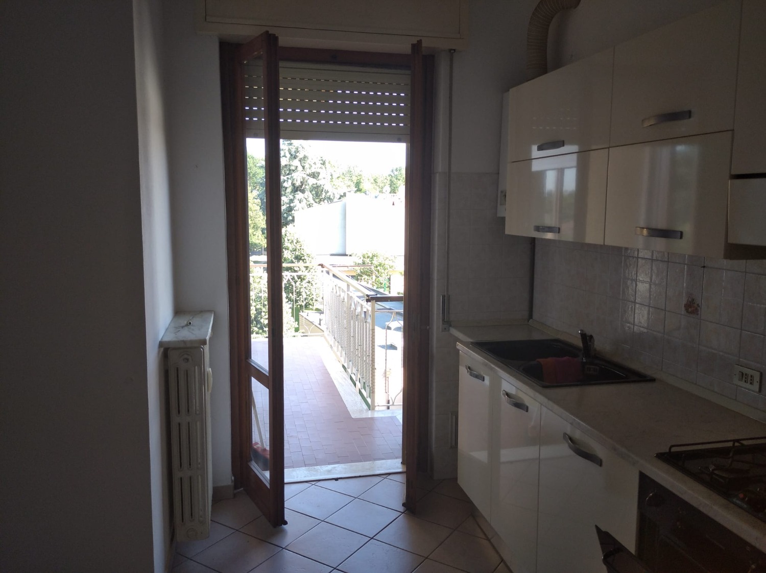 MAGENTA: STANZA ARREDATA IN CONDIVISIONE € 350