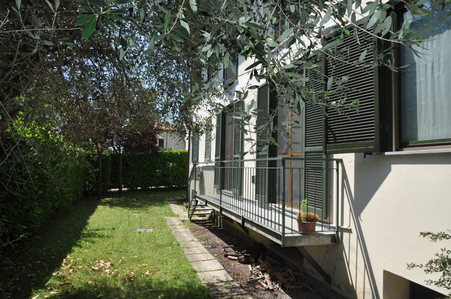 CORBETTA: Meraviglioso con Giardino e taverna € 310.000