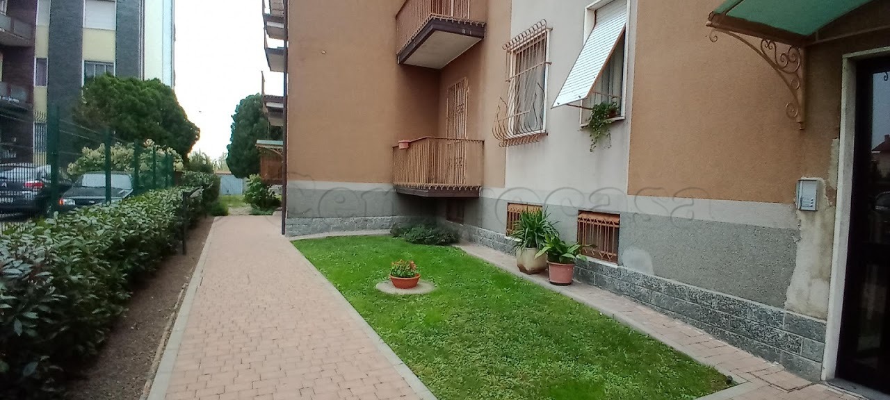 MAGENTA: 2 LOCALI + BOX € 78.000