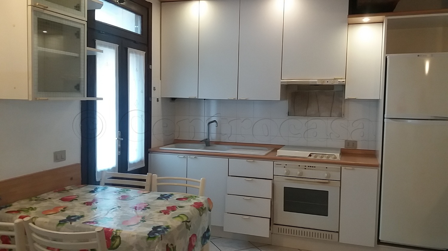 ROBECCO: MONOLOCALE ARREDATO IN CORTE € 450