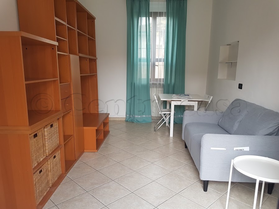MAGENTA ZONA STAZIONE BILOCALE IN CORTE ARREDATO € 500