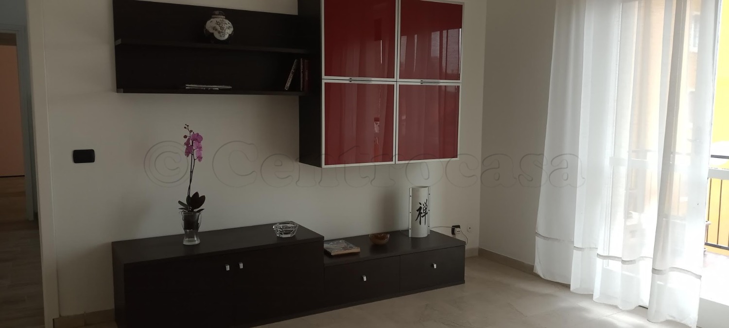 MAGENTA: 2 LOCALI RISTRUTTURATO E ARREDATO € 600