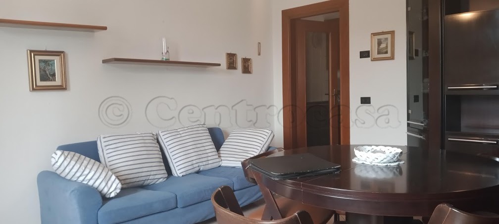 MAGENTA: 2 LOCALI ARREDATO € 500