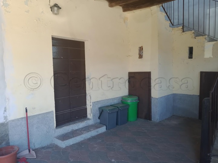 ROBECCCO S/N: BILOCALE DA RISTRUTTURARE € 19.000