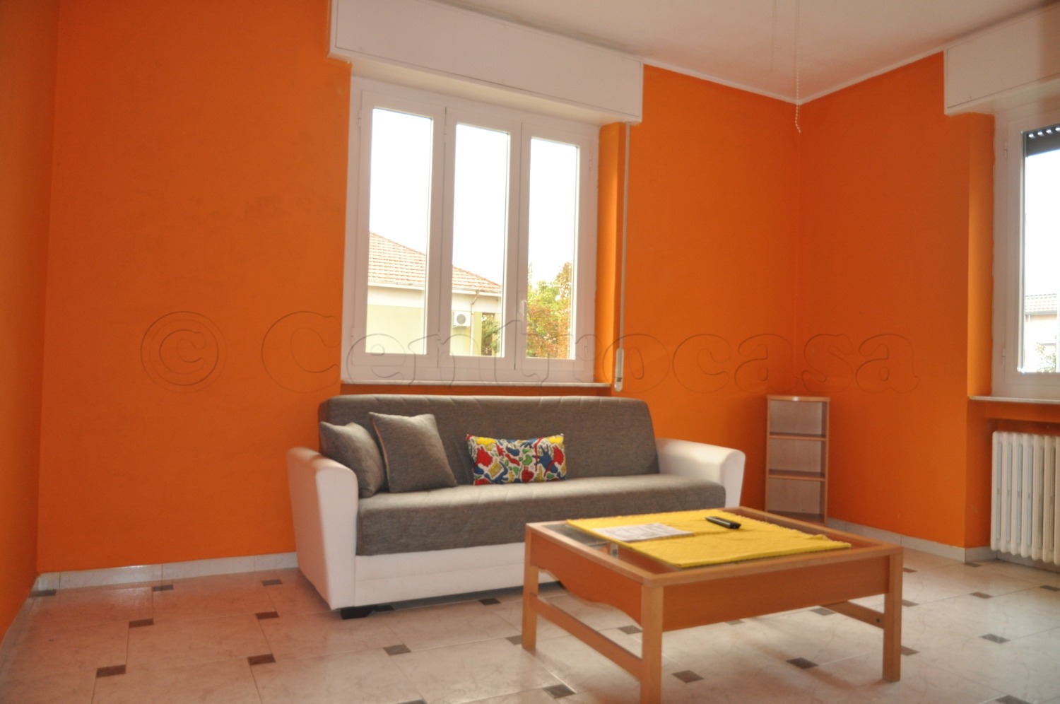 MAGENTA: 2 LOCALI ARREDATO € 500