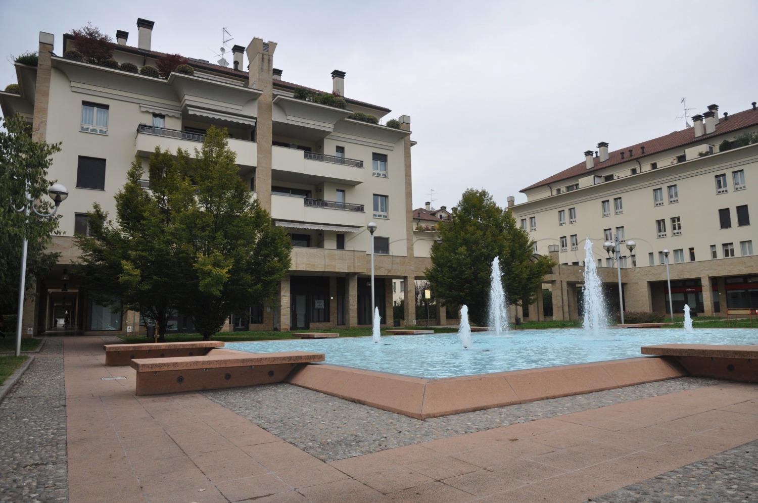 MAGENTA: 3 LOCALI ARREDATO IN ZONA CENTRO € 550