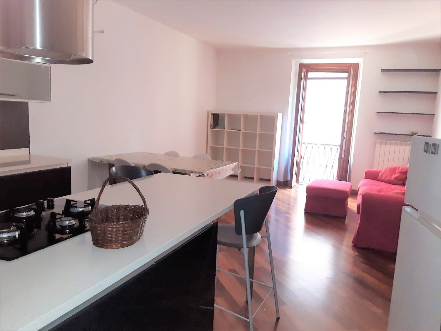 T302 CENTRO - 3LOCALI+SERVIZI+P.AUTO