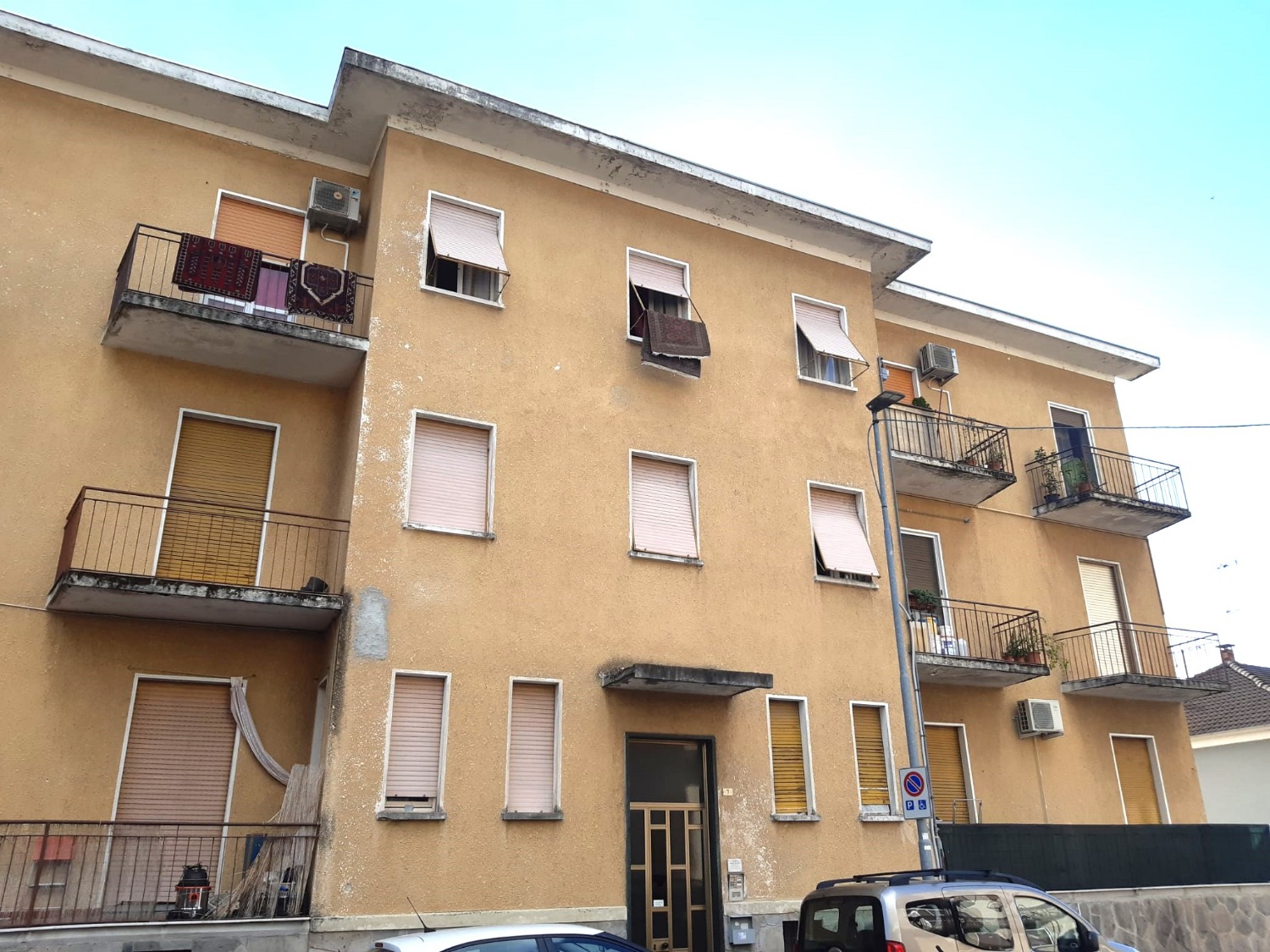 T317 SANTA RITA - 3LOCALI+SERVIZI+BOX