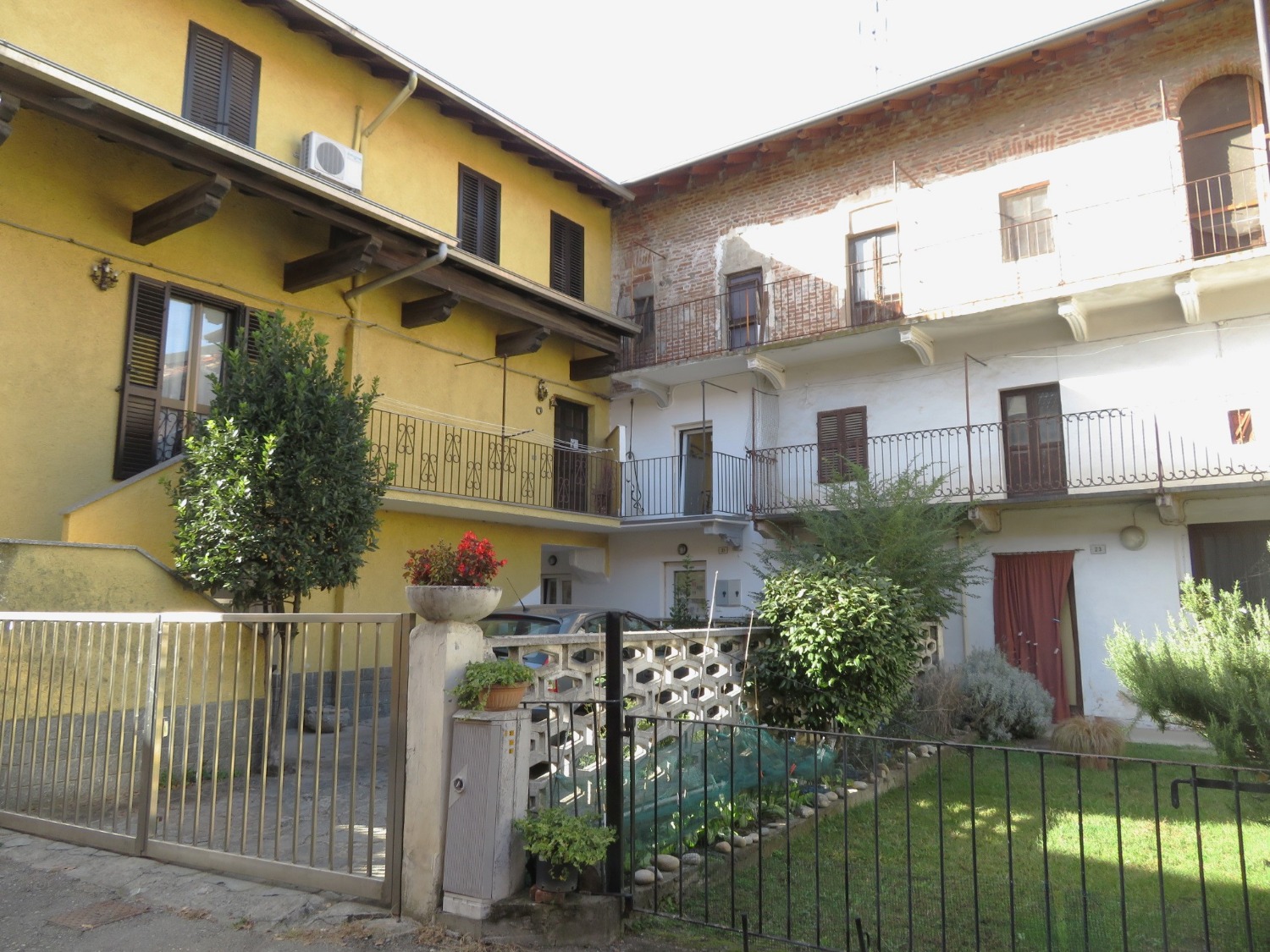 T208 GALLIATE - LOFT DI 2LOCALI+SERVIZI