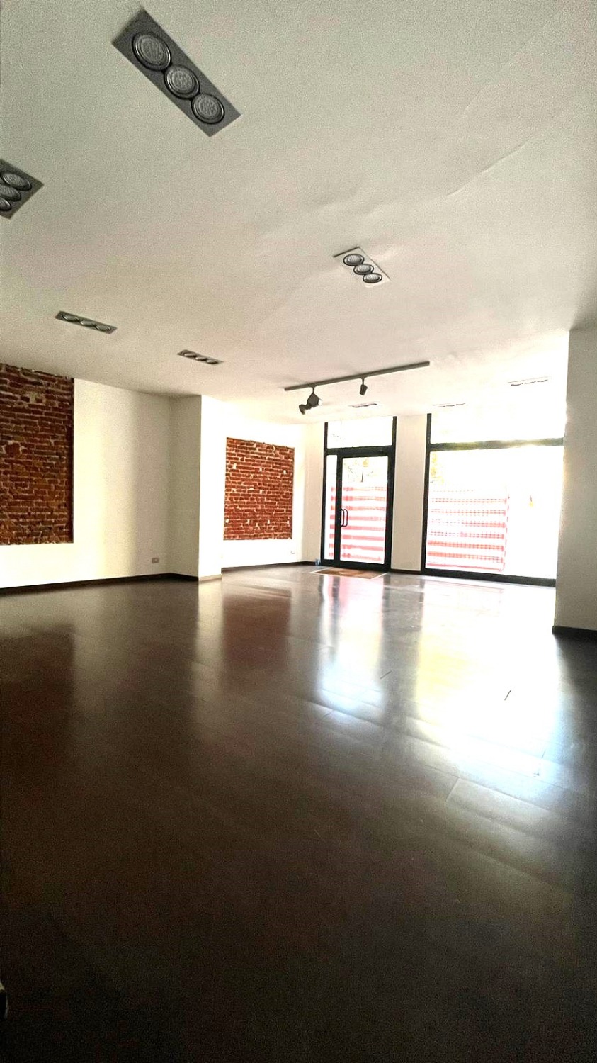 XA102 PORTA MORTARA - NEGOZIO IN AFFITTO