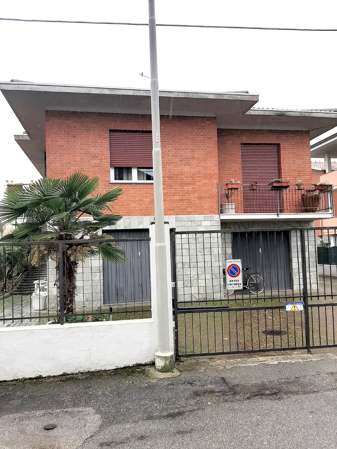 A303 - VIGNALE - 3LOCALI+SERV+BOX ARREDATO