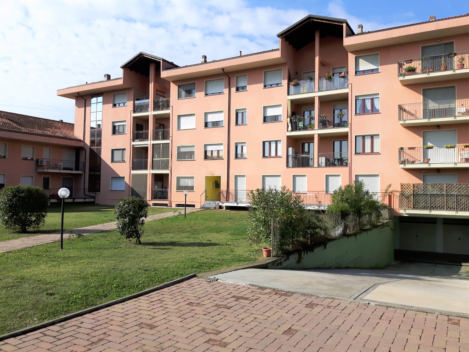 A303 CITTADELLA - 3LOCALI+2SERVIZI VUOTO