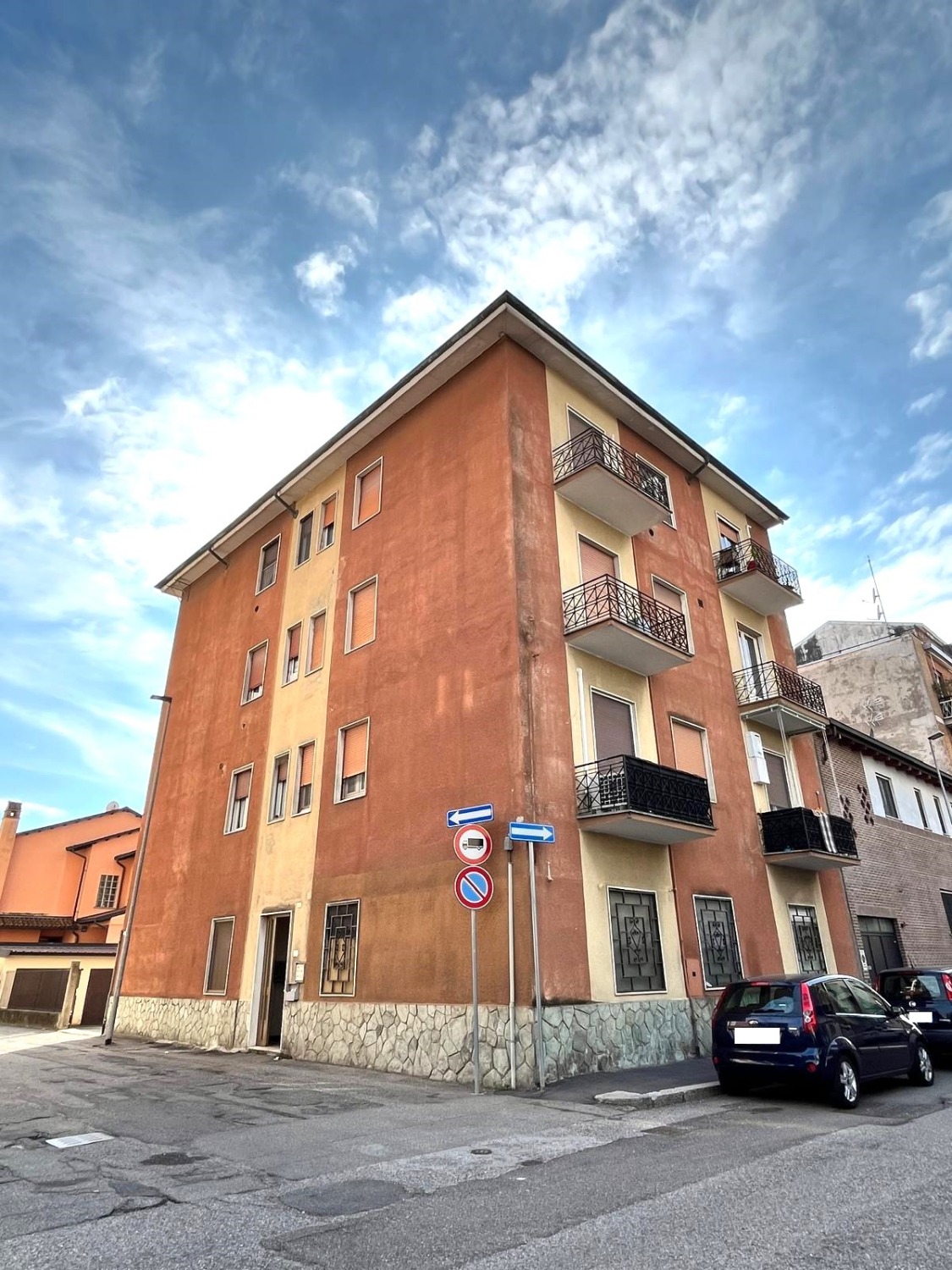 T203 SAN MARTINO - 2 LOCALI+SERVIZI