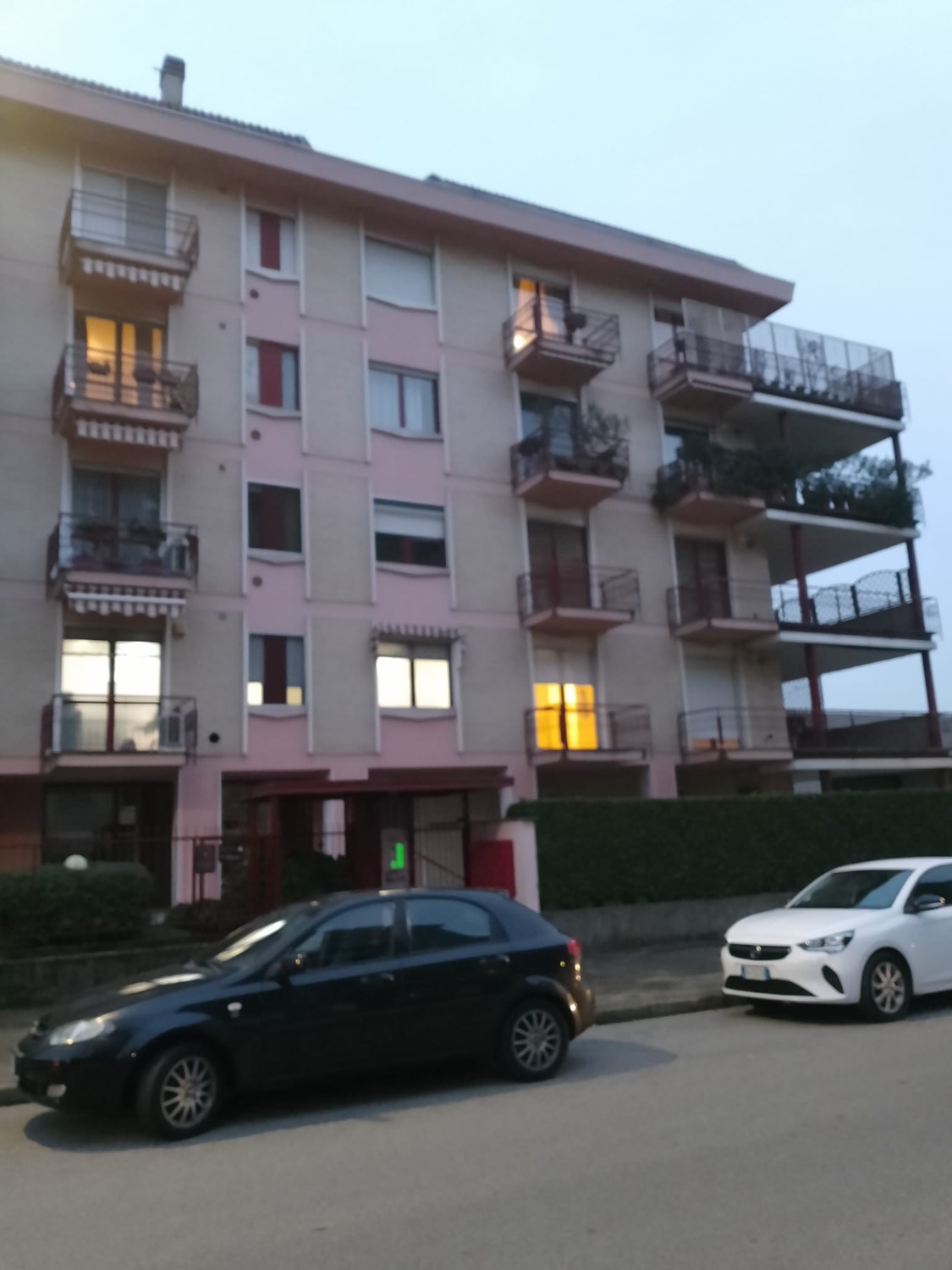 Novara -   2 locali  � 0 A204
