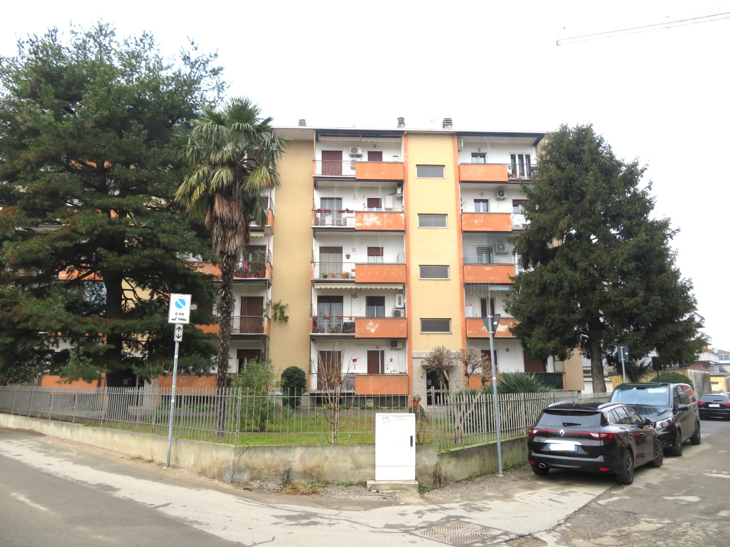 T302 BICOCCA - 3LOCALI+SERVIZI+BOX