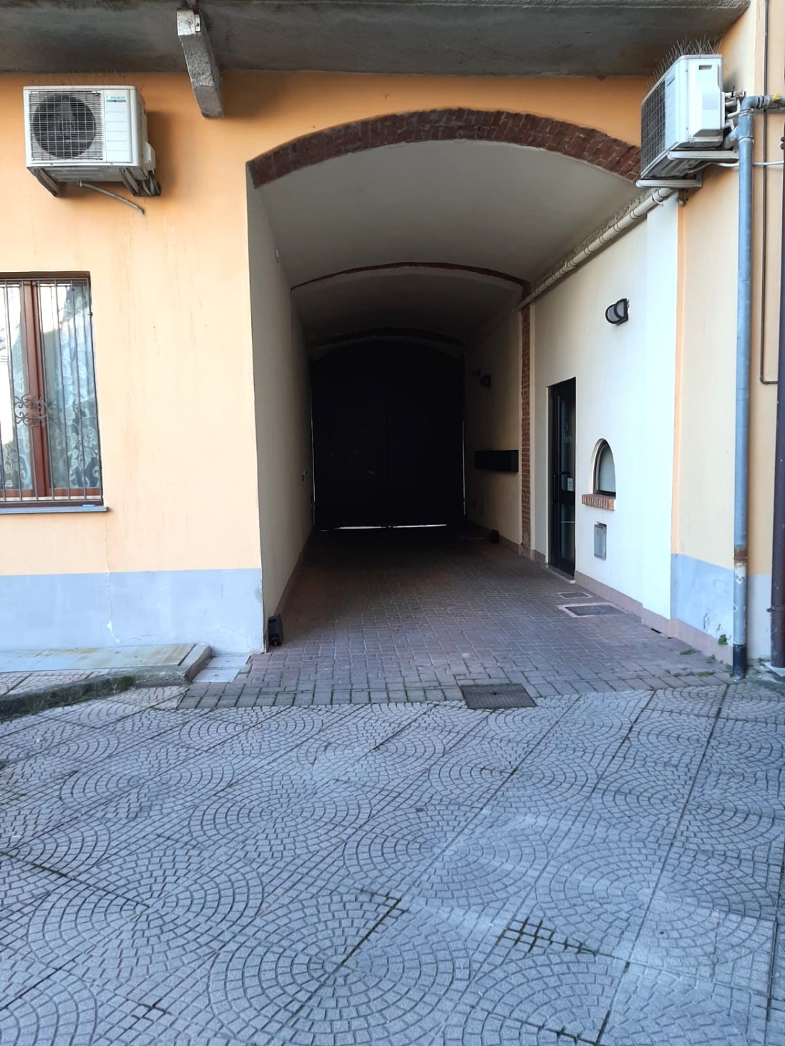 A104 PORTA MORTARA - BOX SINGOLO