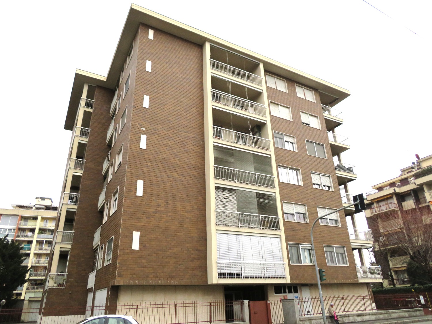 T408 BICOCCA - 4LOCALI+2SERVIZI+BOX DOPPIO