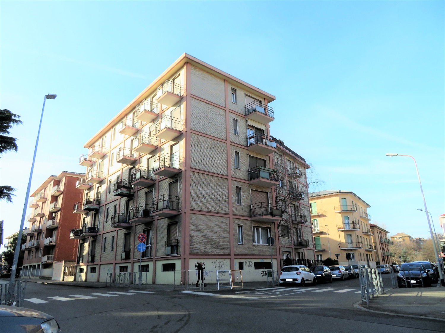 T411 PORTA MORTARA - 4LOCALI+SERVIZI+BOX SEMI-DOPPIO