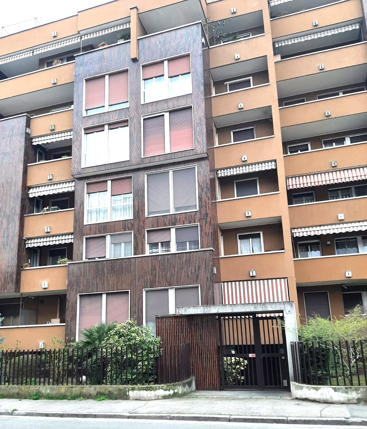 A101 PORTA MORTARA - MONOLOCALE+SERVIZI ARREDATO