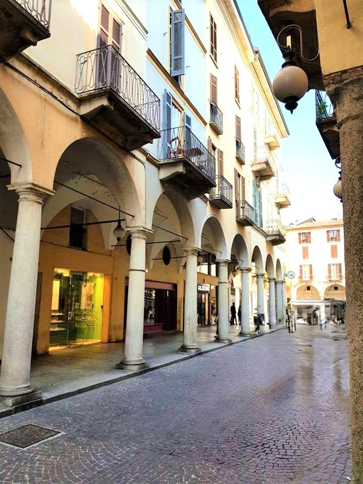 A201 ZONA CENTRO - 2LOCALI+SERVIZI